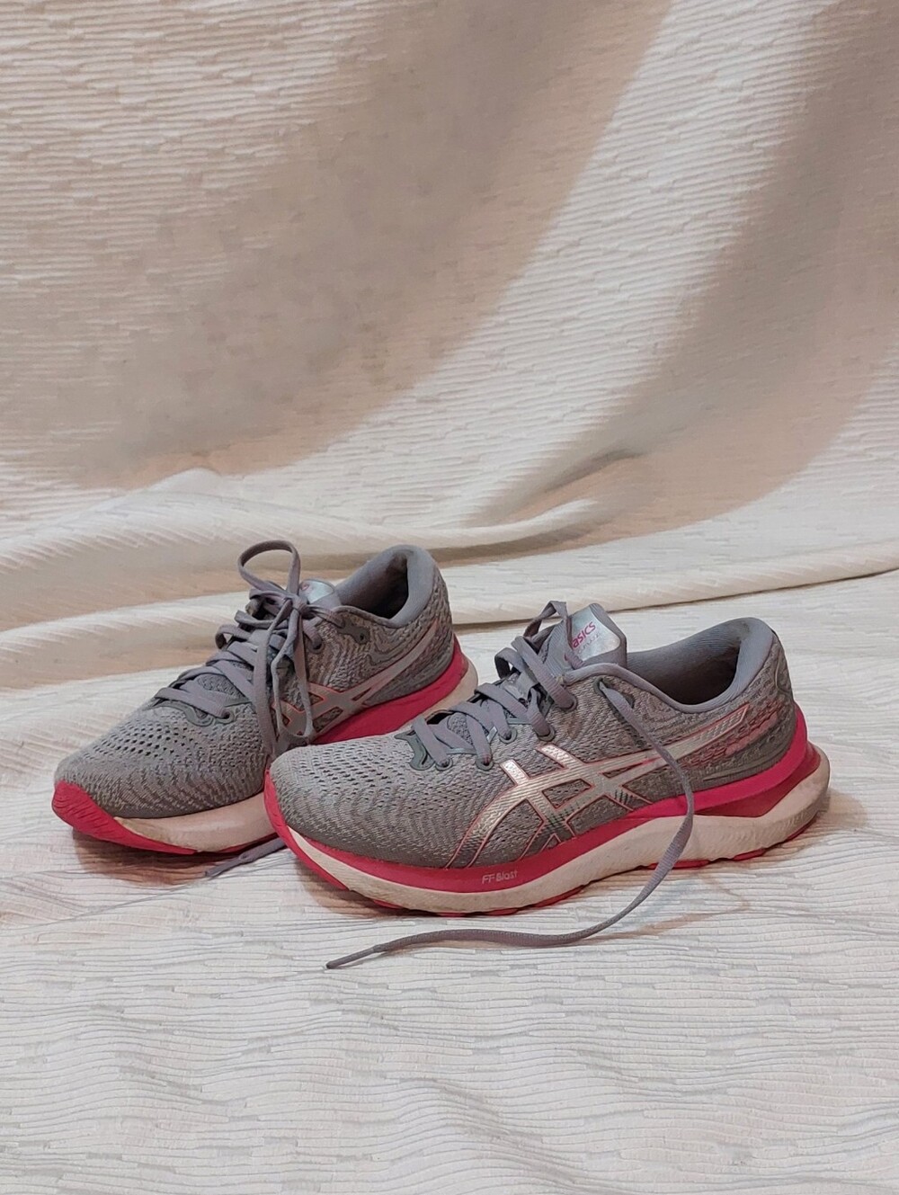 Asics Women's Gray and Pink Running Shoes Size 6